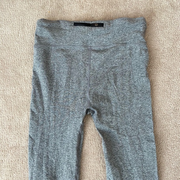 High-Rise Fitted Cropped Active Legging ❣️ - Picture 3 of 3